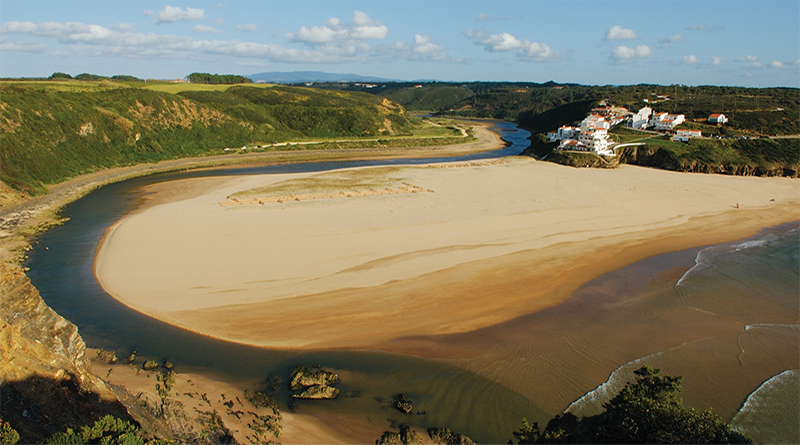 Praia de Odeceixe - Foto-Reprodução_Município de Aljezur
