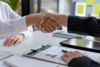 Trabalho, emprego - Foto-kamiphoto_AdobeStock_483984299_menor