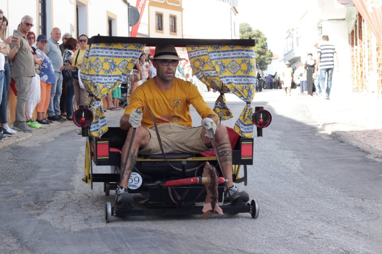 Grande Corrida de Carrinhos de Rolamentos - Foto-Município de Portimão-Direitos reservados
